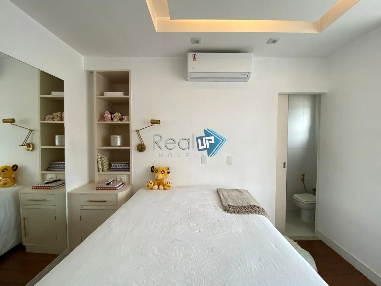 Мебльована квартира з 4 спальнями-сюїтами, 224 м² — photo 37