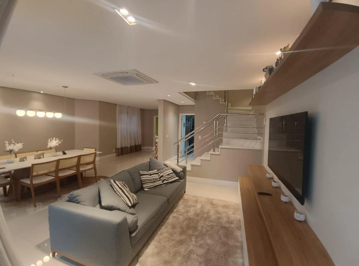 Condominium house with 500 m², 5 bedrooms and 3 en-suites — photo 3