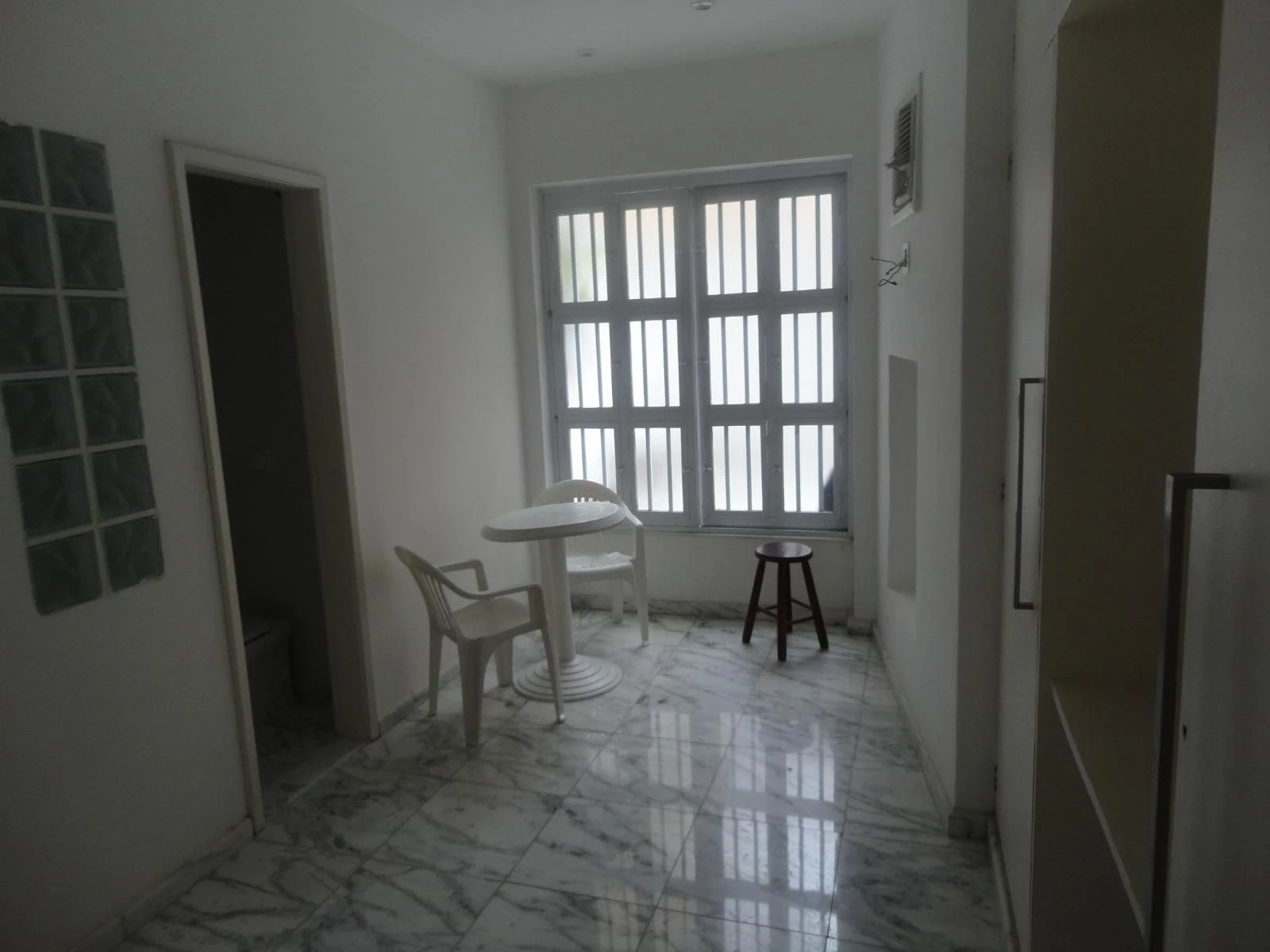 Apartamento mobiliado com 4 quartos e cozinha fechada — photo 34
