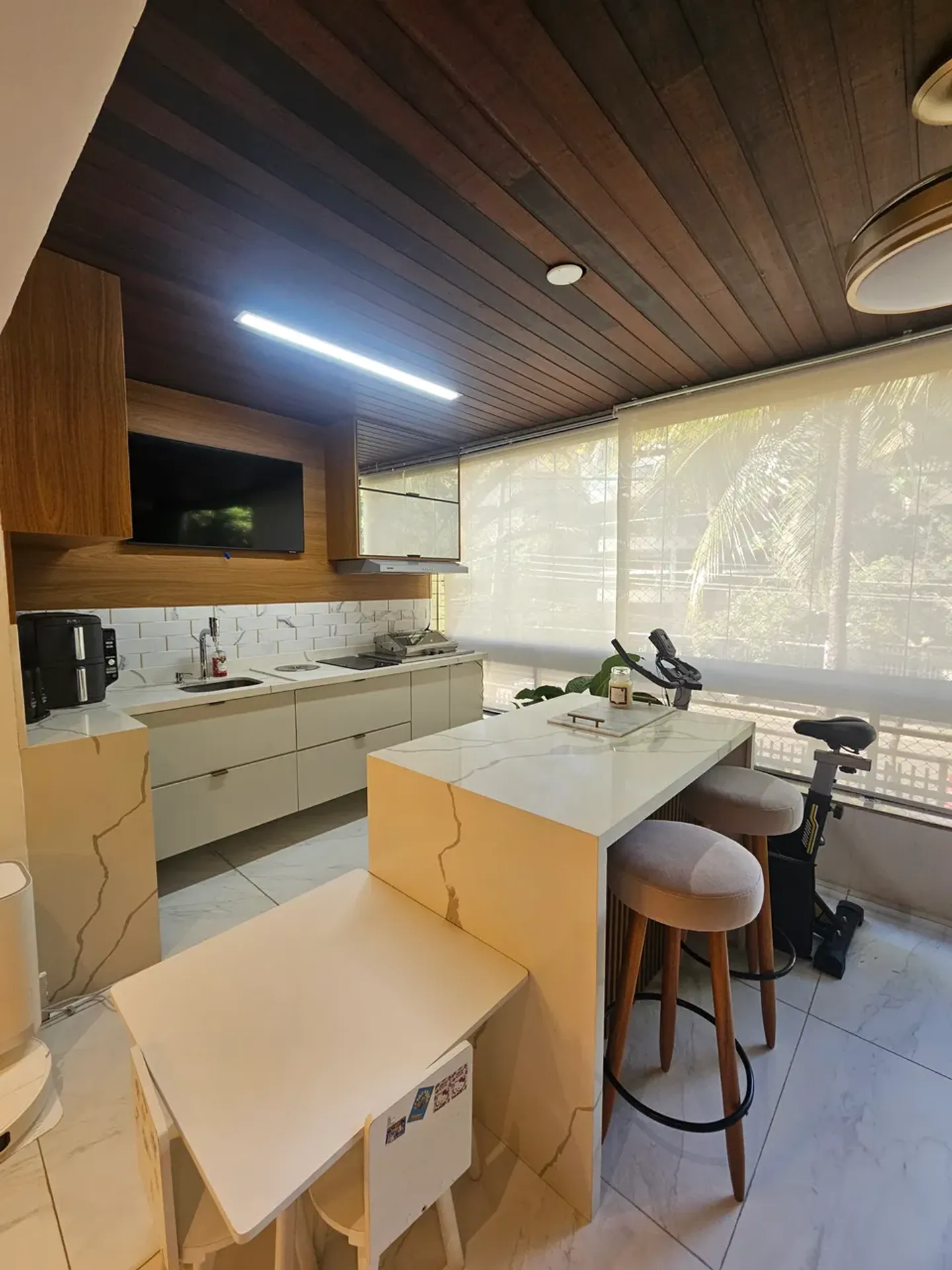 Private BBQ in a 4-bedroom apartment, 150 m² — photo 2