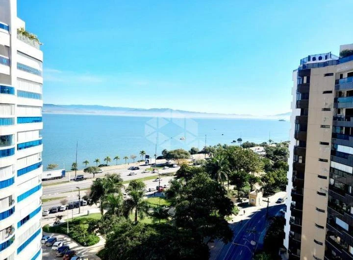 Duplex penthouse with 303 m², 3 bedrooms and 4 bathrooms — photo 2