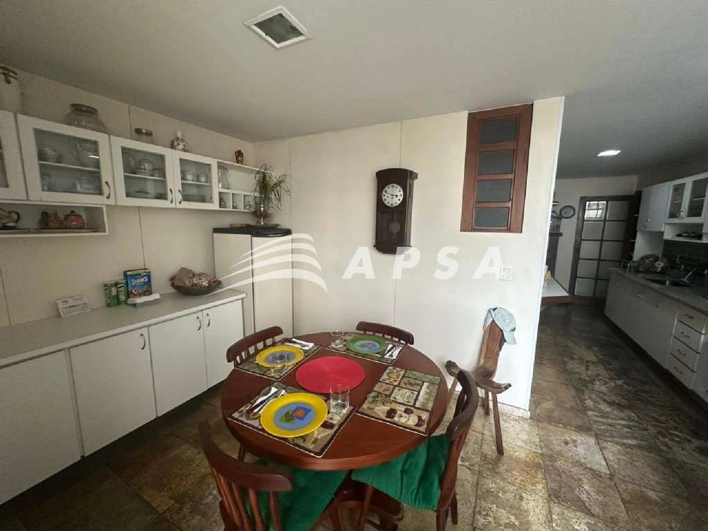 Furnished 200 m² apartment with 3 bedrooms — photo 10