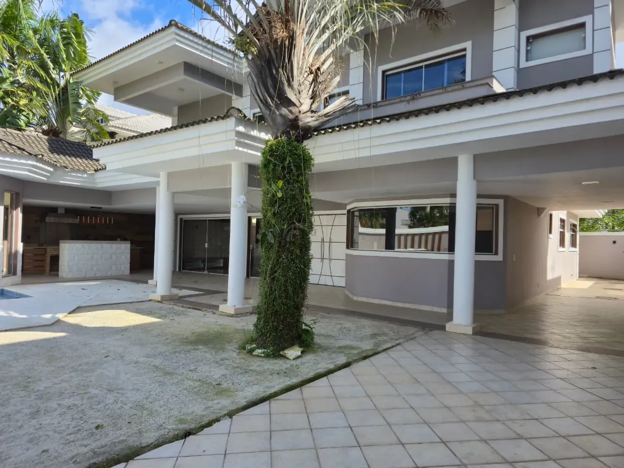 Будинок на 450 м² з 4 спальнями та кухнею з газом — photo 4