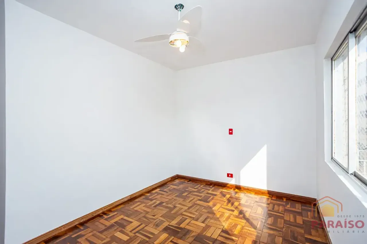 202 m² apartment with 3 bedrooms and a balcony — photo 6