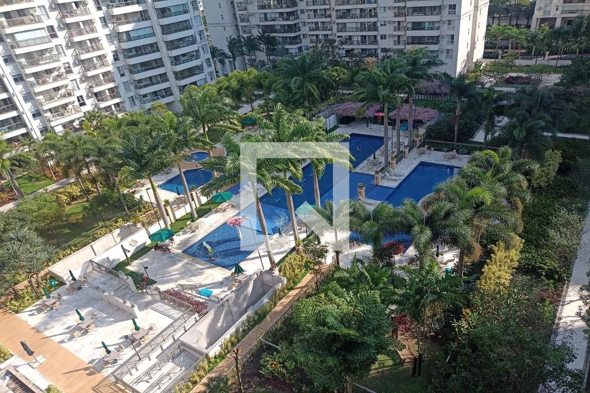 Furnished 3-bedroom apartment with 3 bathrooms and balcony — photo 25