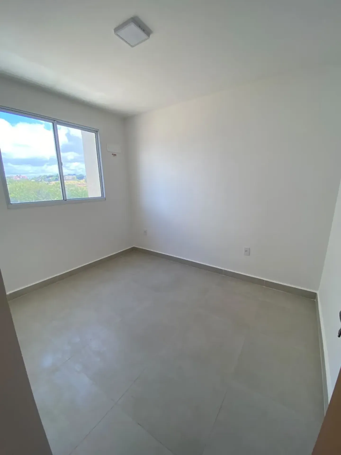 2-bedroom apartment in a building with a gym — photo 8
