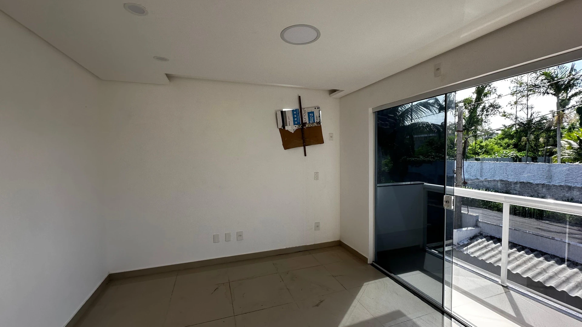 Casa com 4 quartos e 3 suítes, 2 vagas de garagem — photo 22