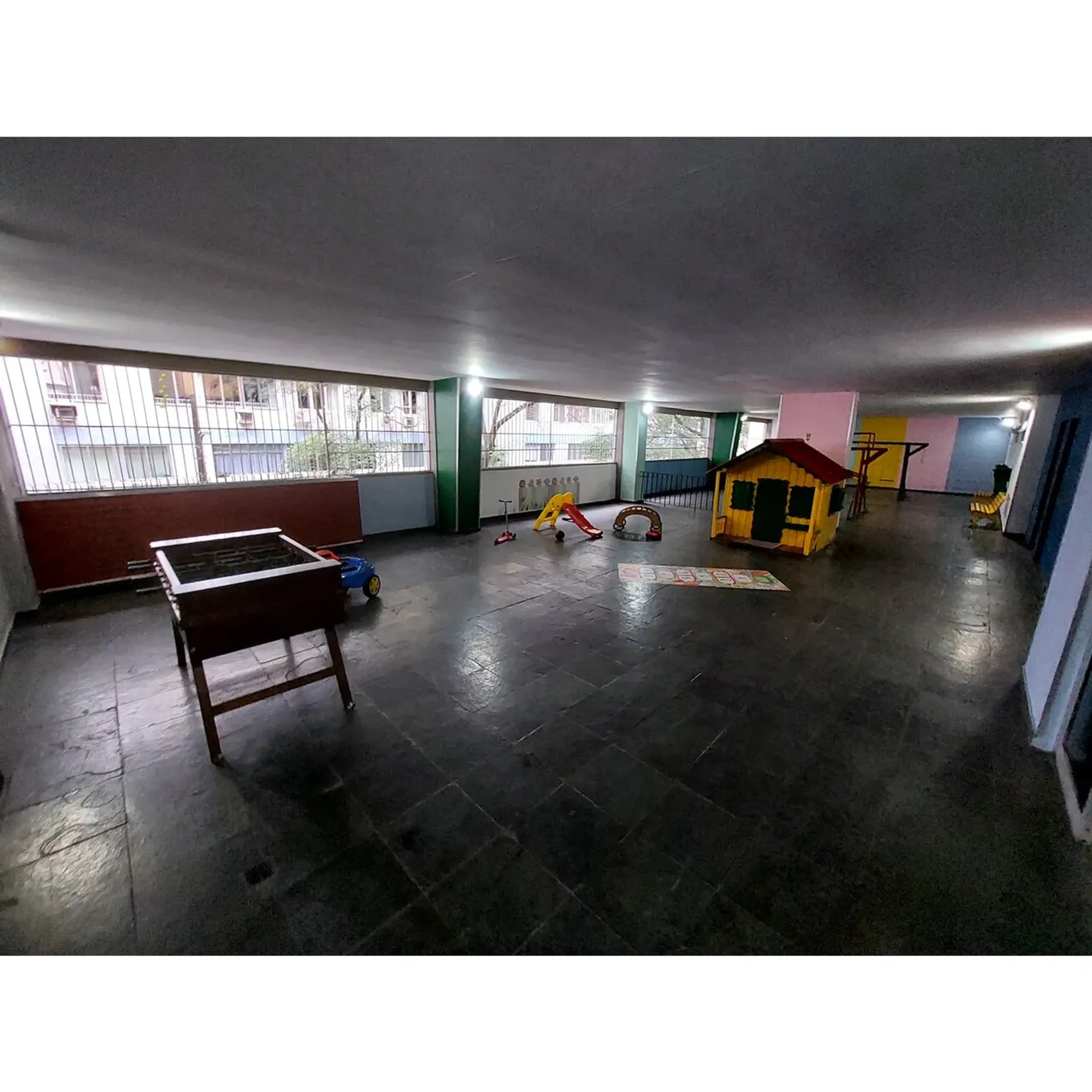One-bedroom apartment with a washing machine — photo 34