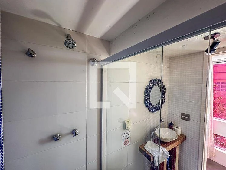 Washing machine in a 4-bedroom house, 400 m²
