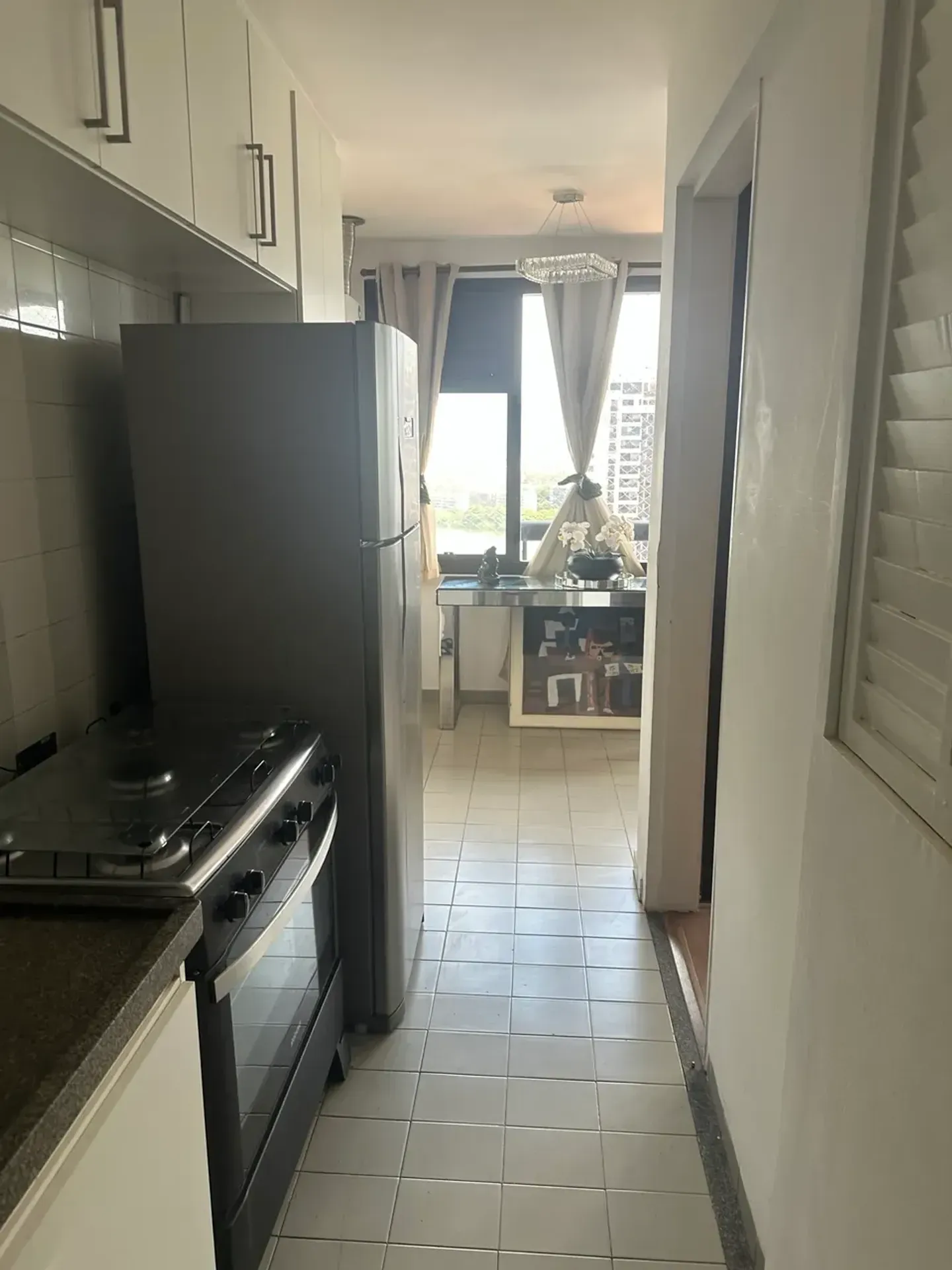 Furnished 1-bedroom apartment with 60 m² and parking — photo 33