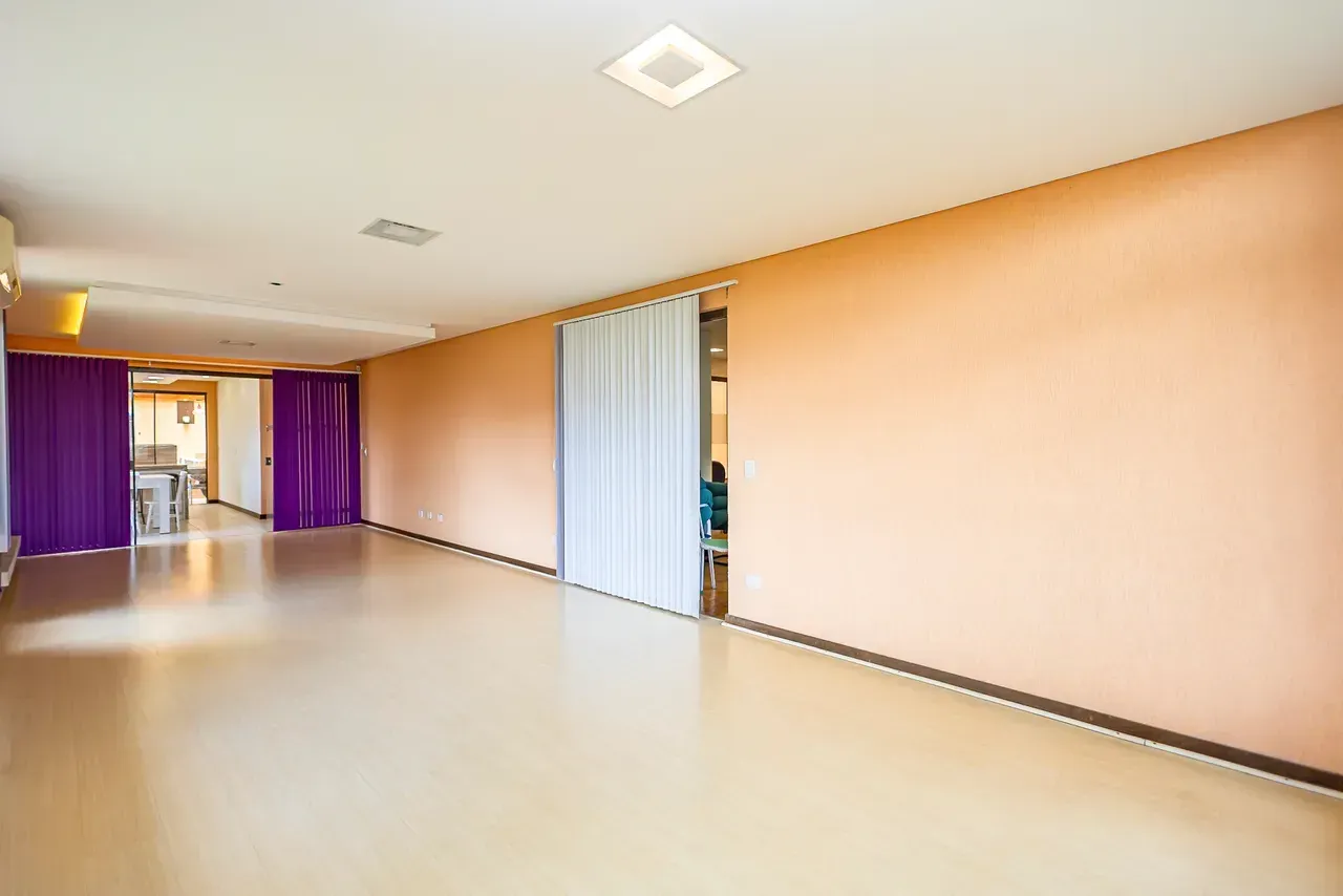 Furnished house with 5 bedrooms and 470 m² — photo 116