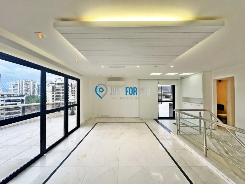 3-bedroom apartment with 5 bathrooms and 370 m² — photo 43