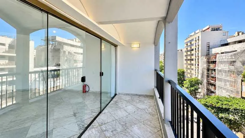 Apartamento de 3 dormitorios con 2 suites y balcón — photo 6