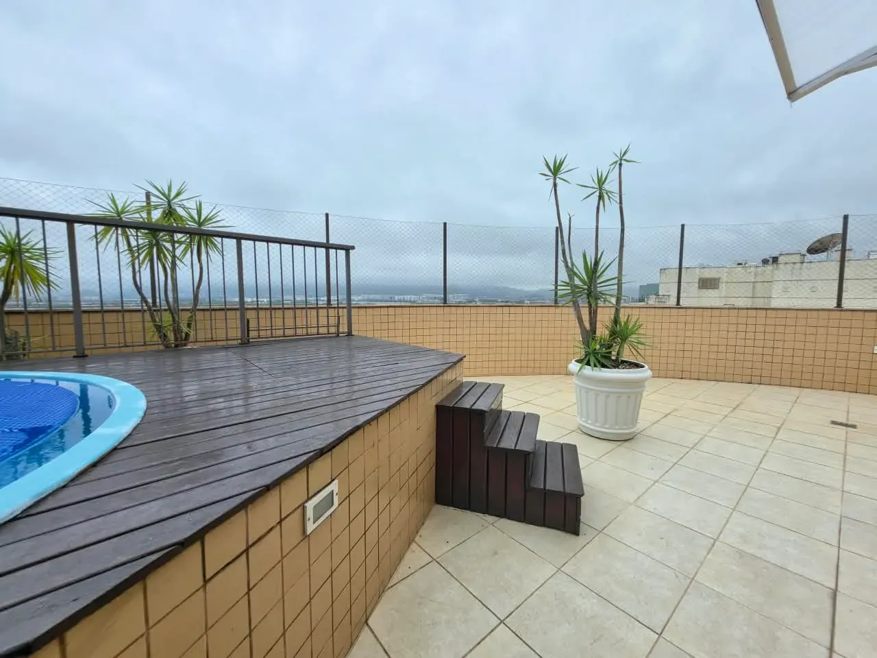 240 m² apartment with a bathtub and a grill on the balcony — photo 7