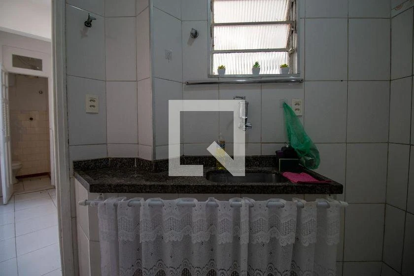 Квартира з 2 спальнями та дерев'яною підлогою або ламінатом — photo 21