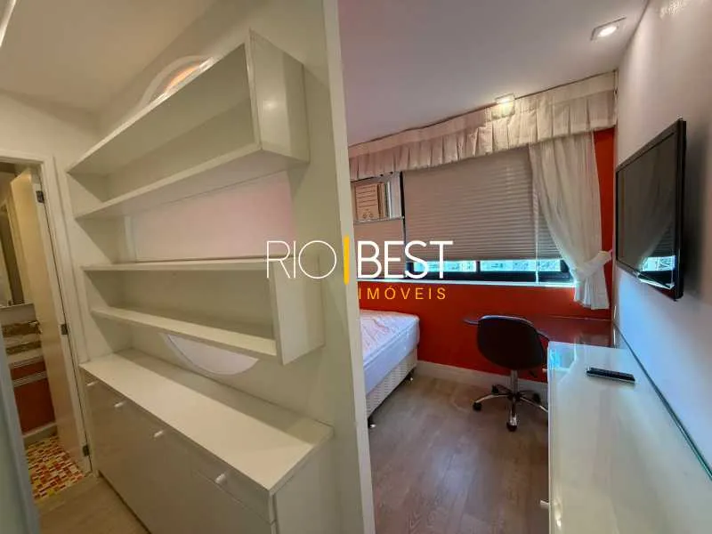 Furnished 4-bedroom apartment with open-plan kitchen — photo 13