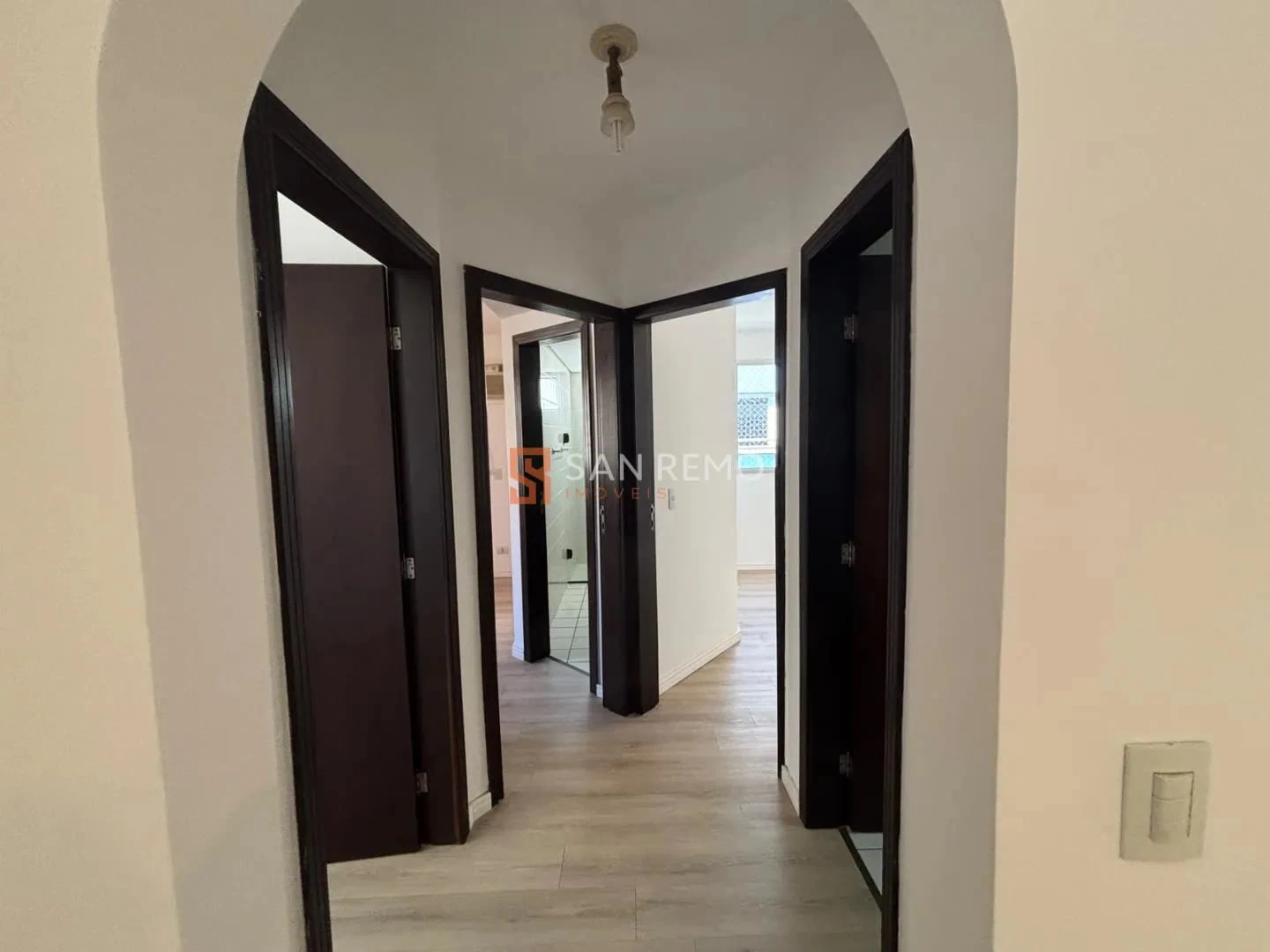 Apartment, 84 m², with wood or laminate floors — photo 3