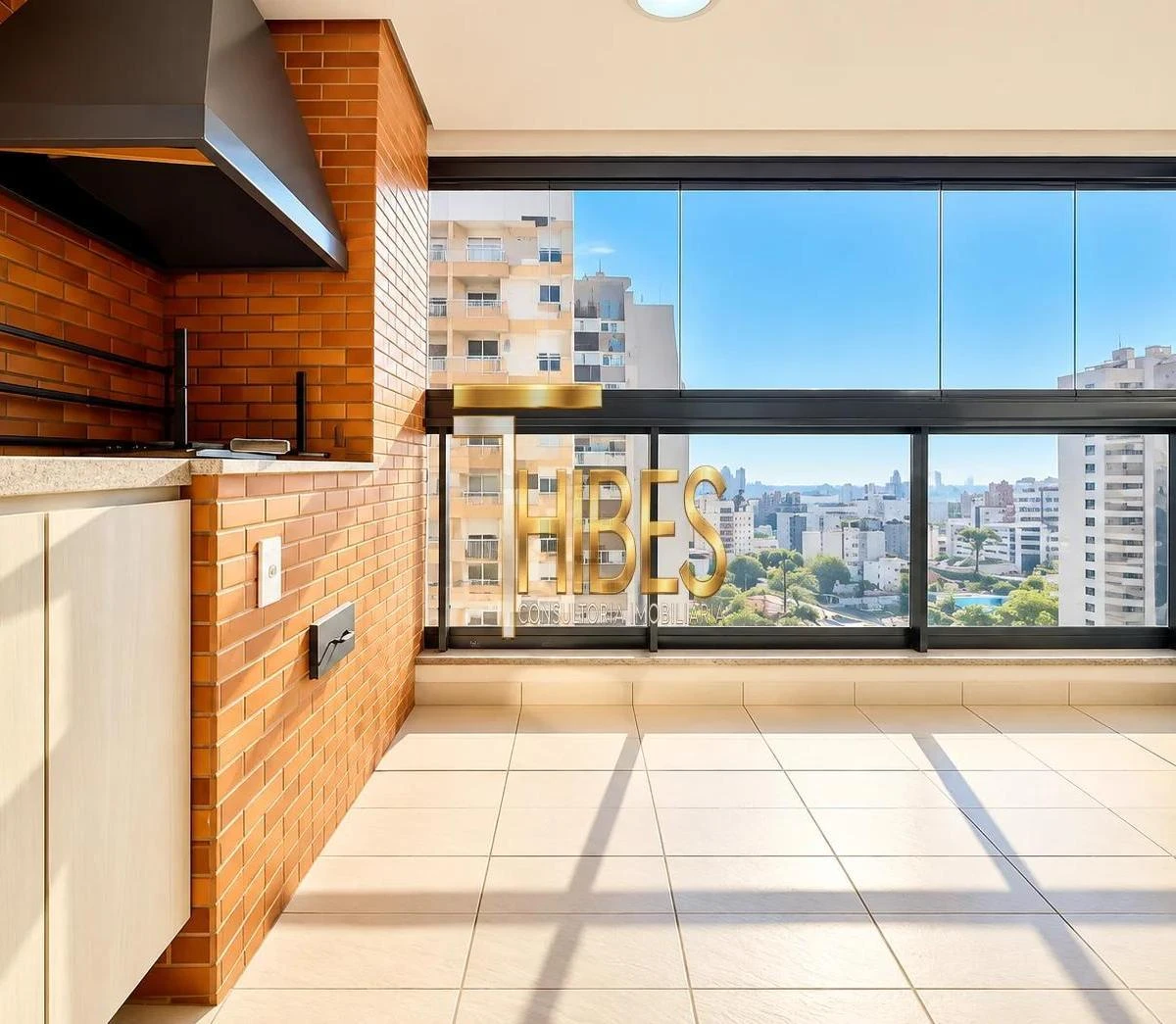 Apartamento, 110 m², com janelas do piso ao teto