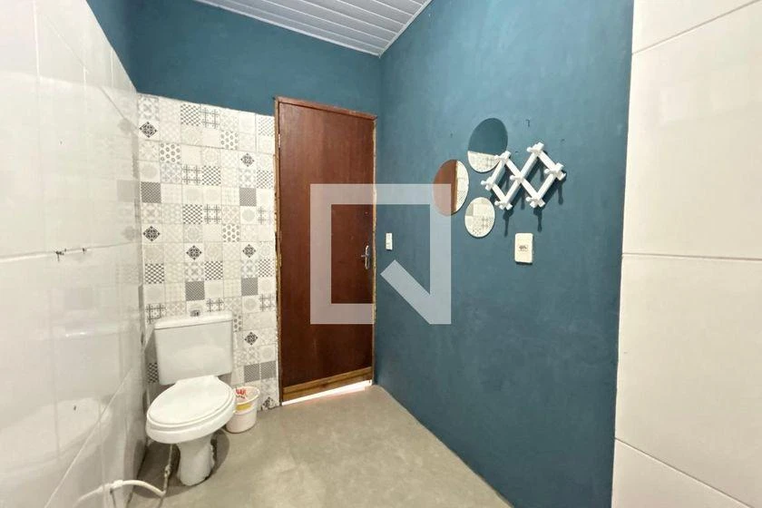 Balcony with a grill in a 3-bedroom house, 100 m² — photo 15