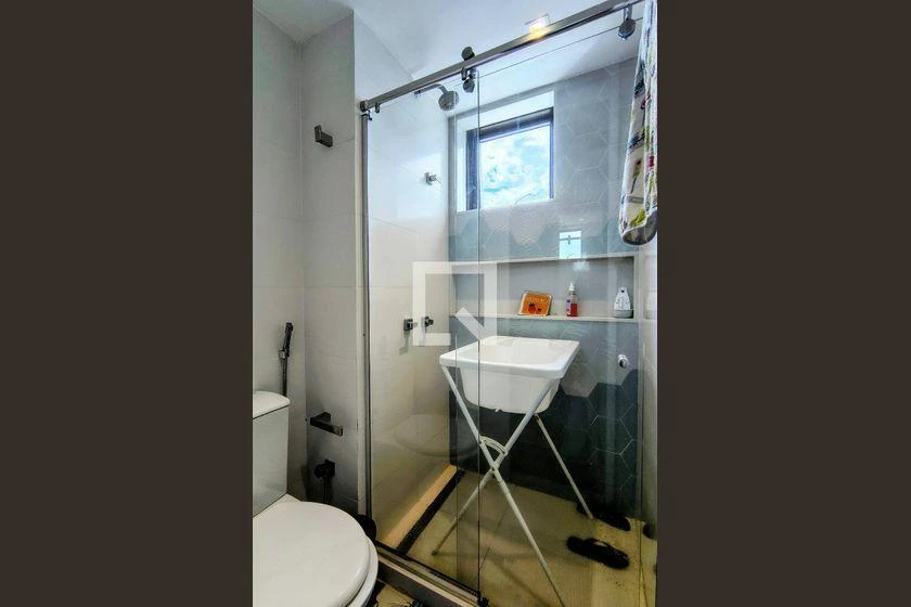 160 m² rental apartment with 4 en-suite rooms and balcony — photo 13