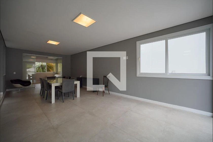 Floor-to-ceiling windows in a 4-bedroom house, 300 m² — photo 29