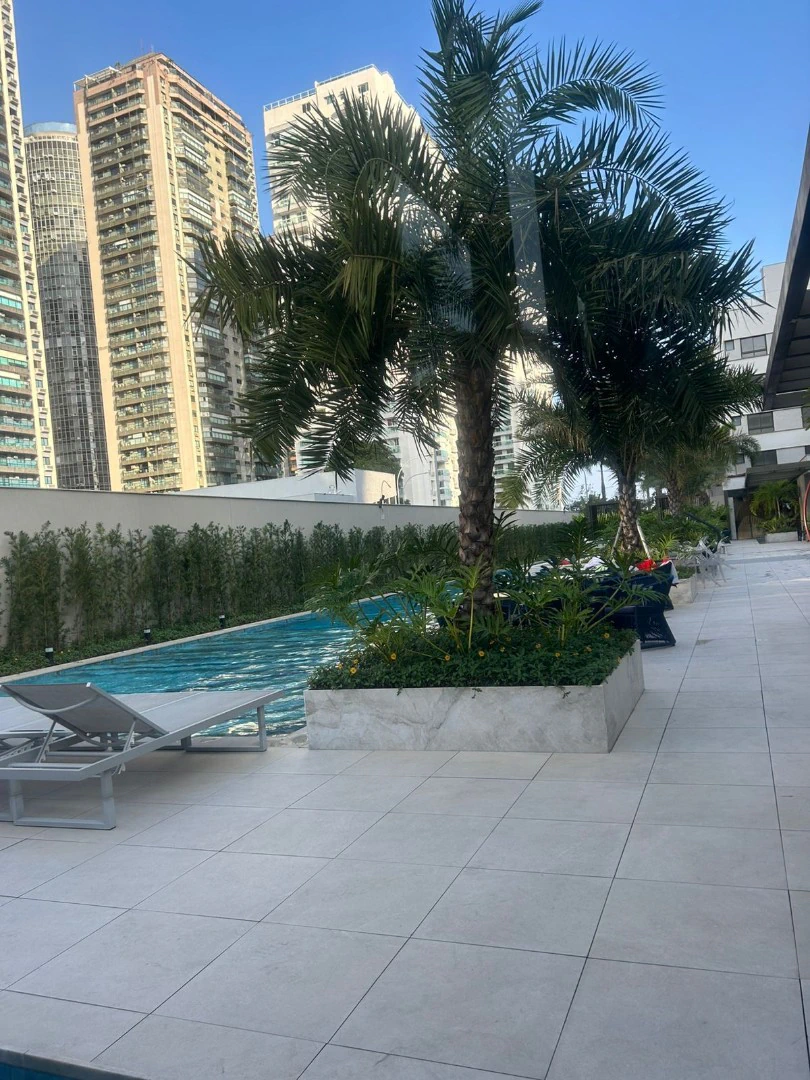 2-bedroom apartment with suite and glassed balcony — photo 10