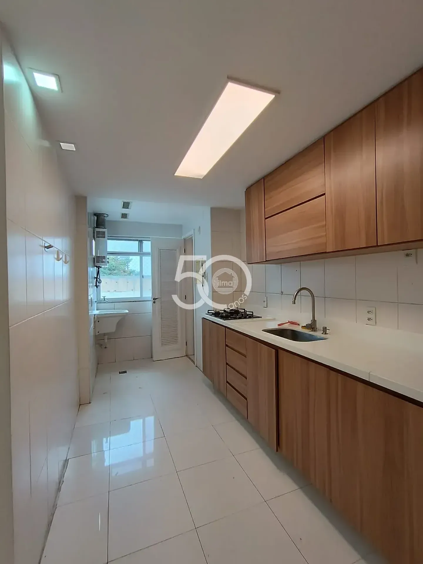 69 m² apartment with 2 bedrooms, balcony and 1 en-suite — photo 9