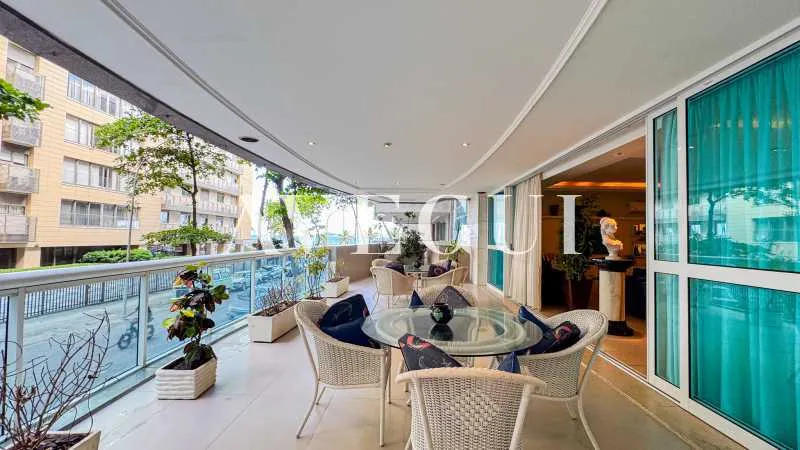 Житлова квартира з 5 спальнями-світами 363 м² — photo 22