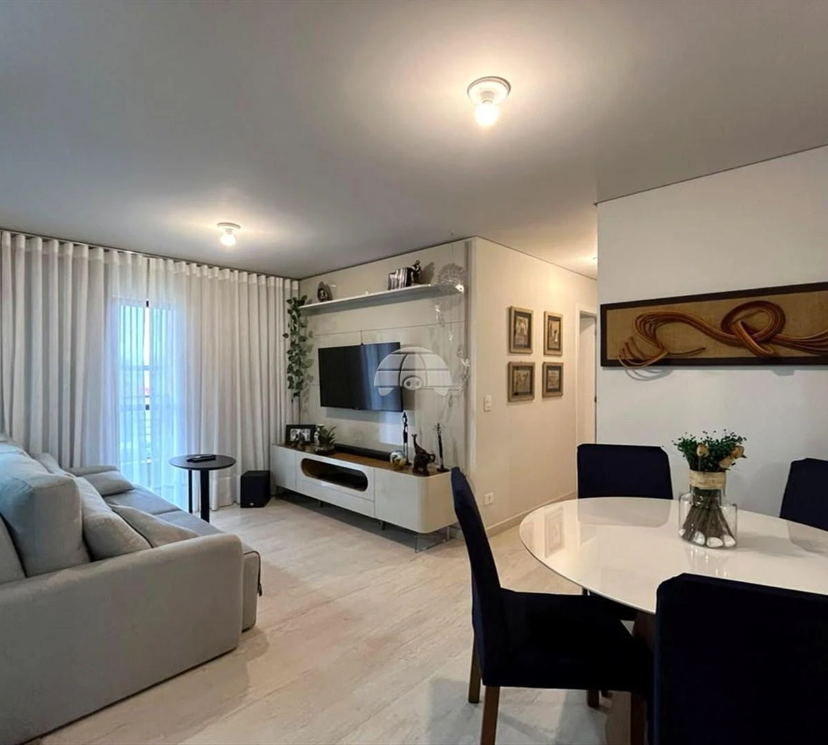 2-bedroom apartment with a washing machine in Curitiba