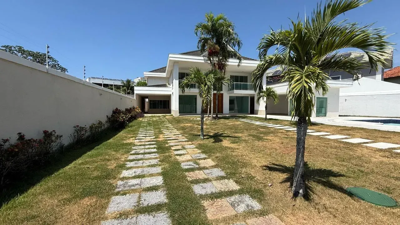 Unfurnished house with 5 bedrooms and 5 bathrooms, 900 m²