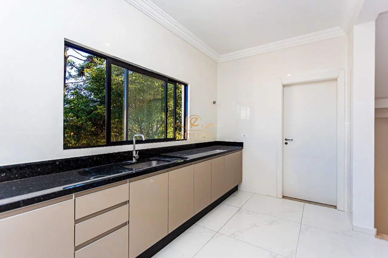House in a condo with 3 bedrooms and 4 bathrooms — photo 11