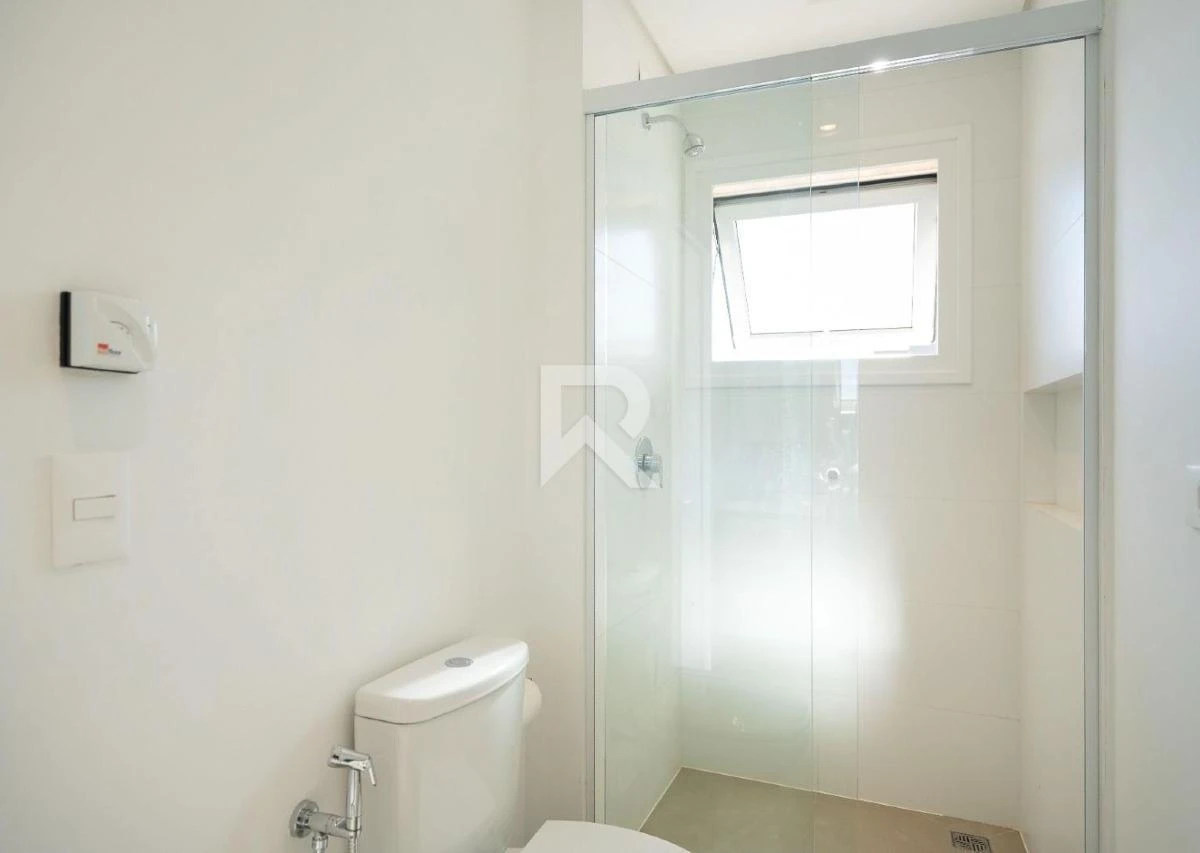 Furnished apartment, 194 m², with floor-to-ceiling windows — photo 11