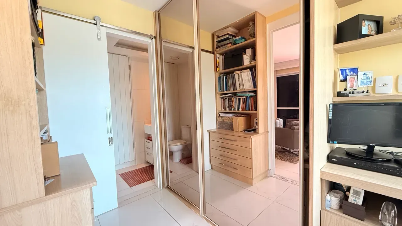 242 m² duplex penthouse with 4 bedrooms and 2 parking — photo 25