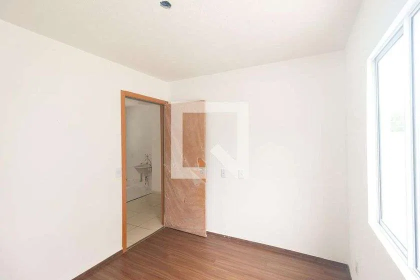 2-bedroom apartment in a building with a pool — photo 4