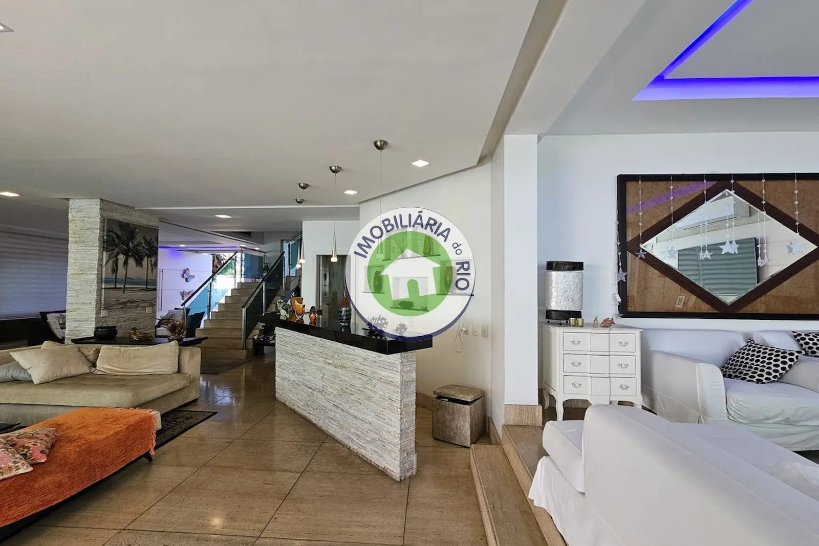 Casa com 5 quartos e 5 banheiros, cozinha fechada — photo 22