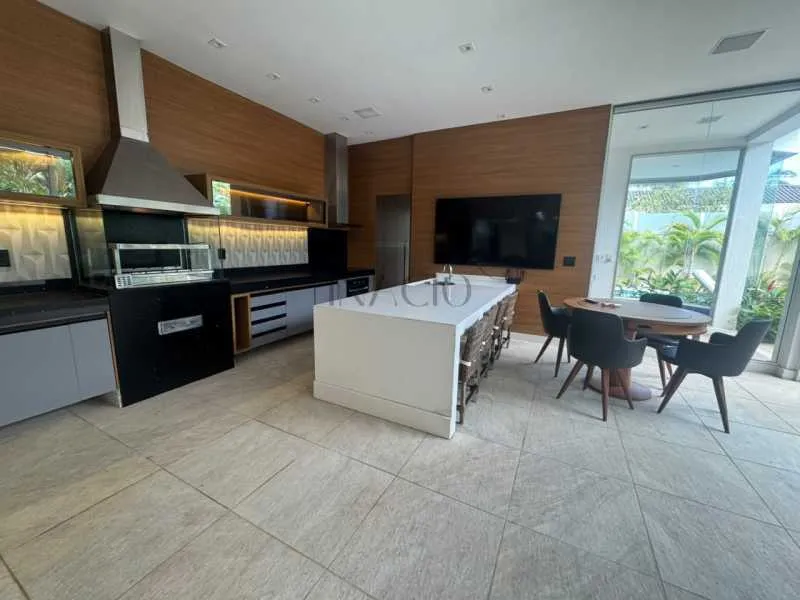 Furnished house with open-plan kitchen and 6 en-suites — photo 14