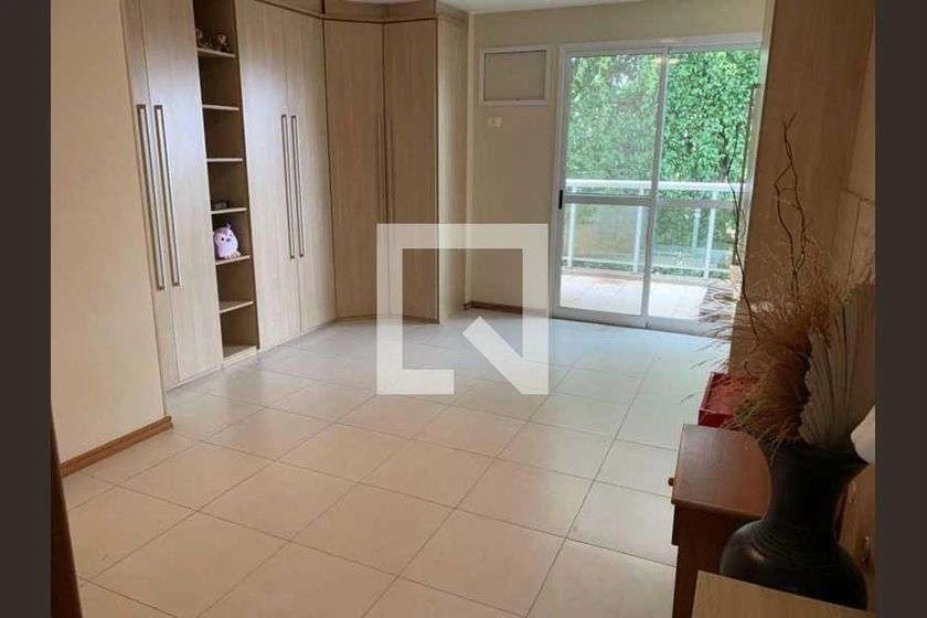 296 m² apartment with 4 bedrooms and 3 parking spots — photo 4