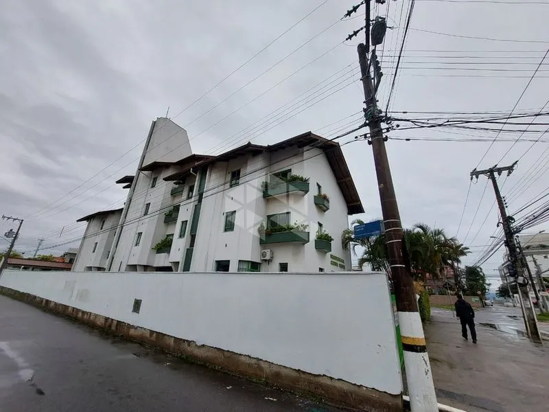 Furnished 65 m² apartment with 1 bedroom