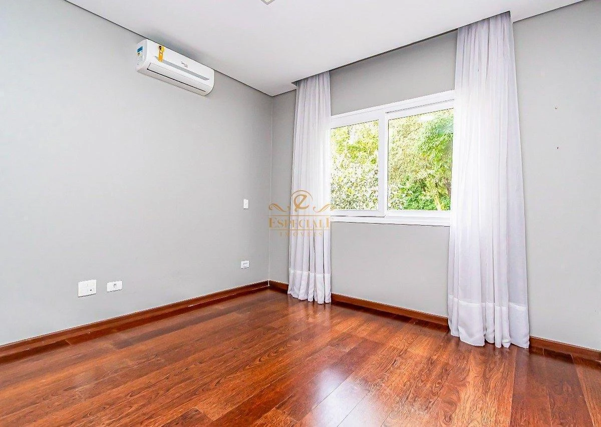 Ванна и 3 спальни: дом 295 м² — photo 7