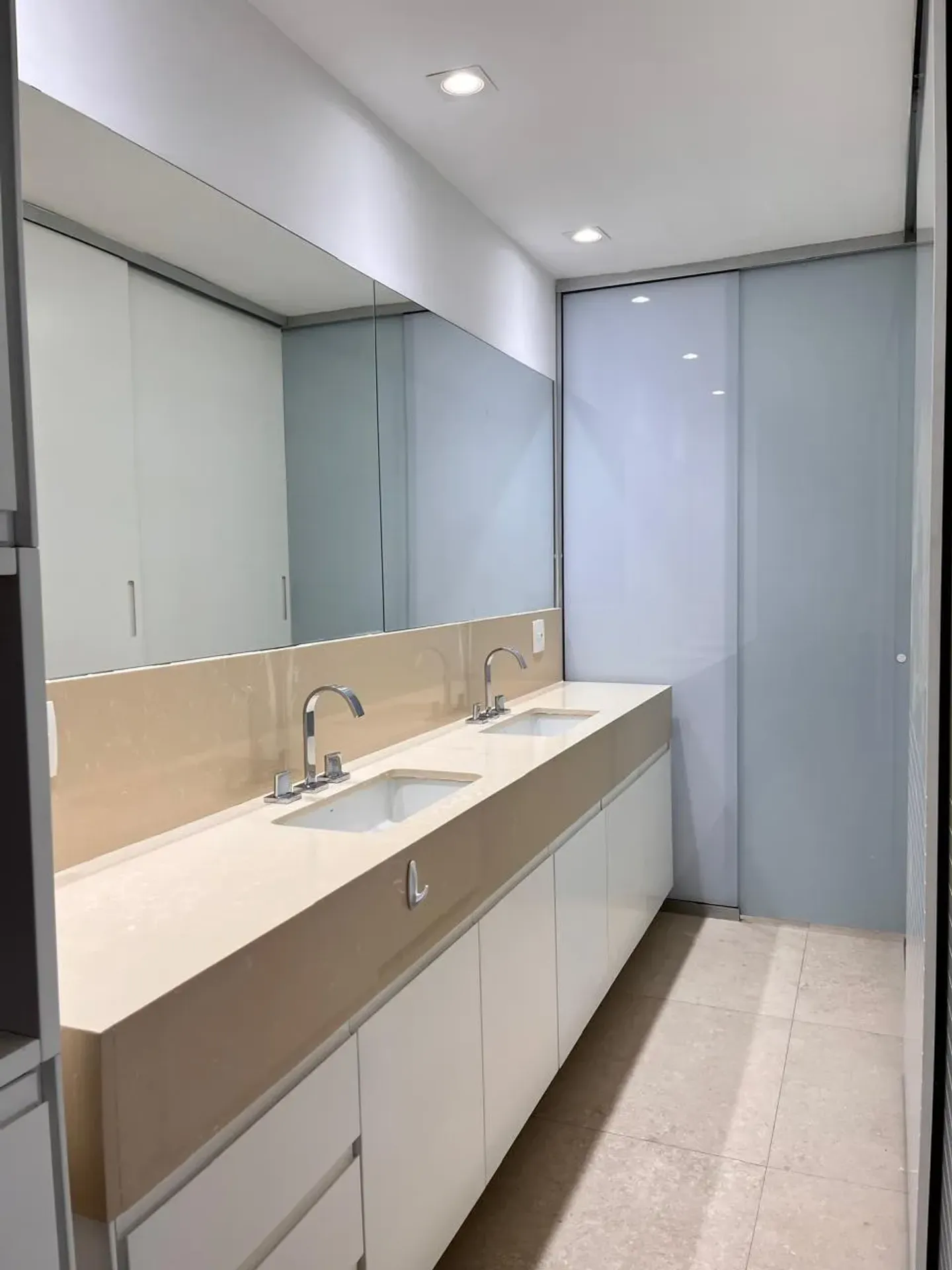 Apartment on the 3rd floor with a water view — photo 7