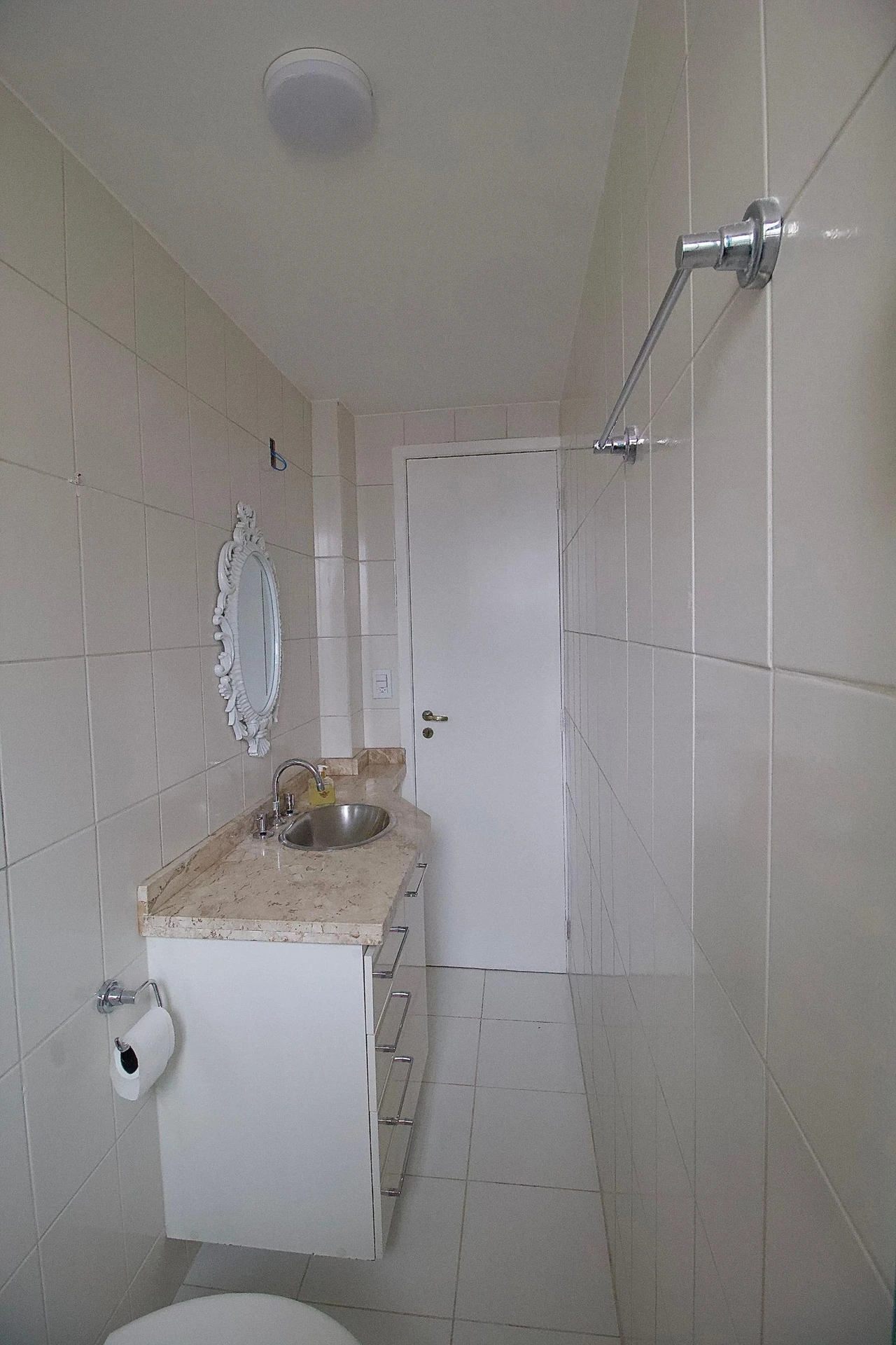 Walk-in closet in a 2-bedroom apartment, 47 m² — photo 23