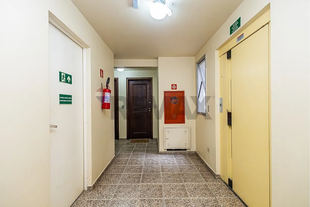 67 m² apartment with a washing machine and a bathtub — photo 48