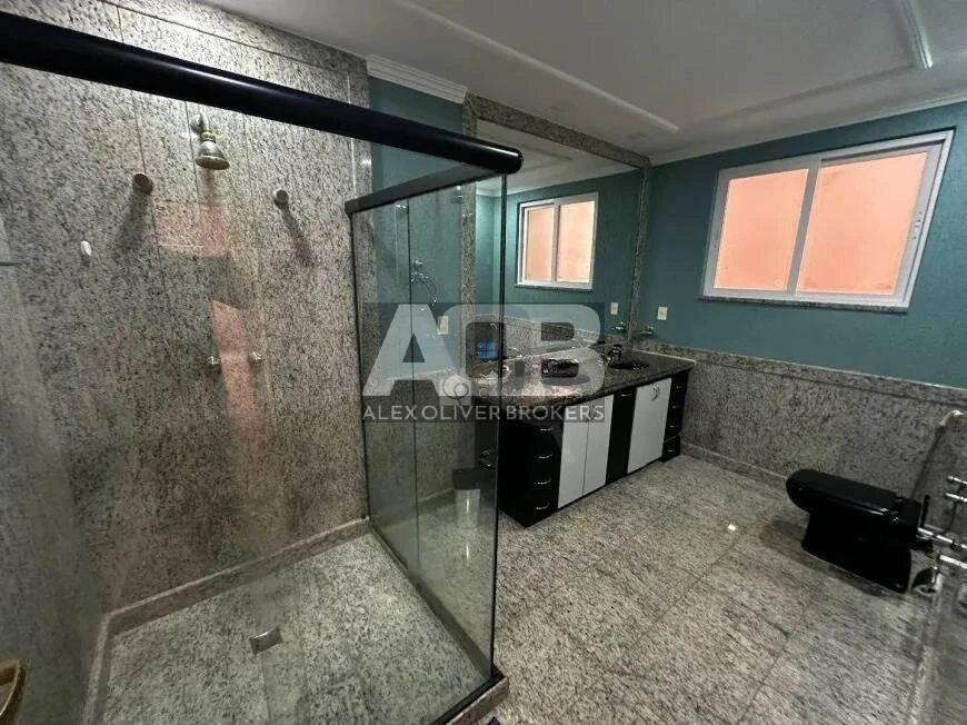 Casa sem mobília com piscina ao ar livre — photo 8