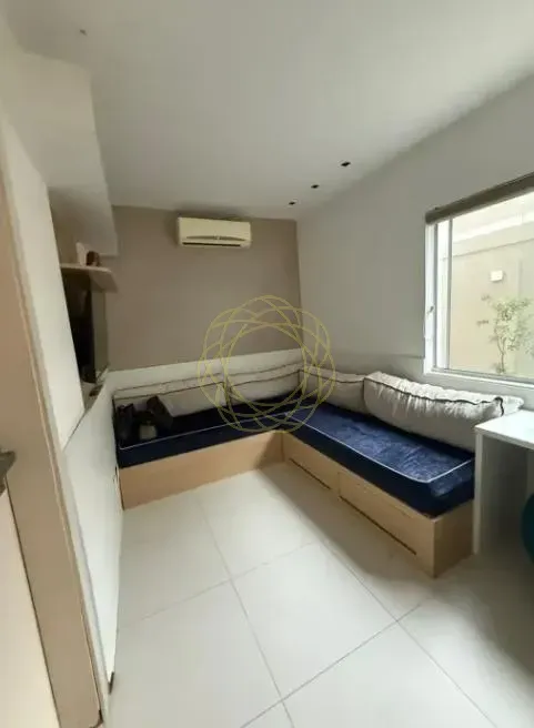 Casa de 360 m² con balcón gourmet y espacio de home office — photo 10