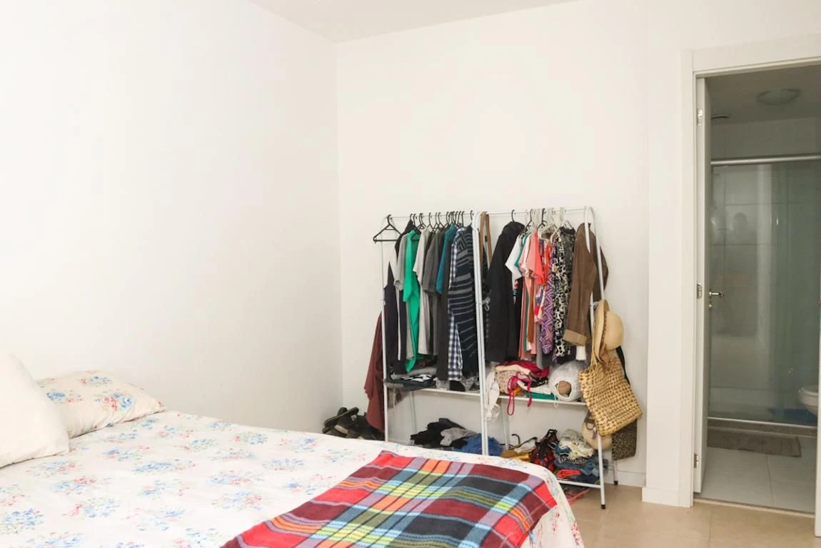 Furnished 2-bedroom apartment with 2 bathrooms and parking — photo 24