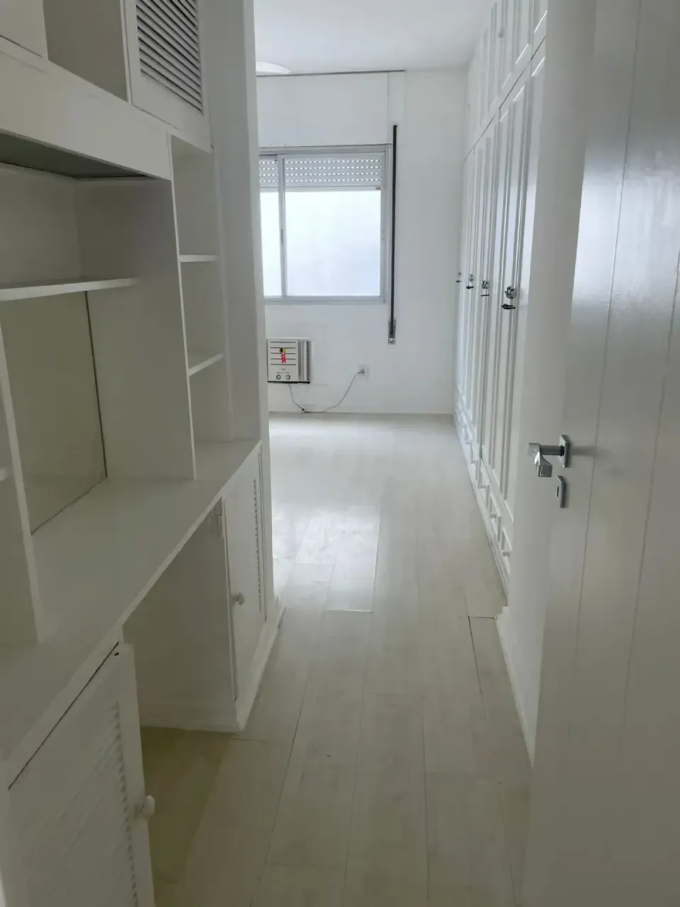 Unfurnished apartment with 5 bedrooms and 4 bathrooms — photo 17