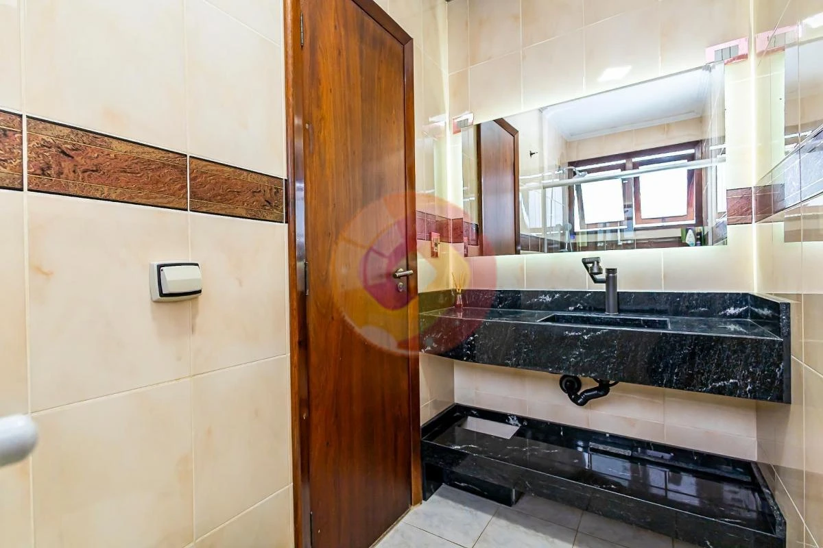 3-bedroom house with a washing machine in Curitiba — photo 43