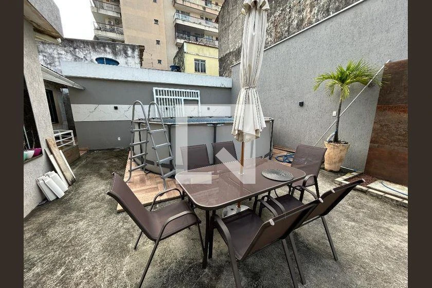 Home office in a 3-bedroom house, 197 m² — photo 50