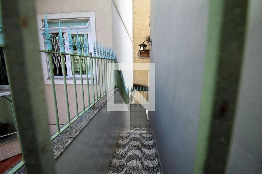 House with 4 bedrooms and 297 m², no parking — photo 3