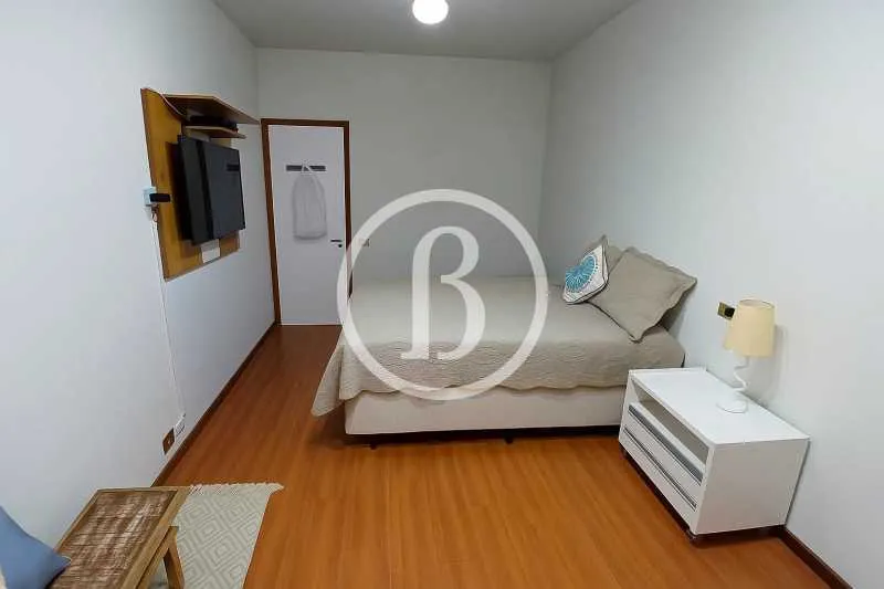 59 m² apartment with a jacuzzi and a water view — photo 14